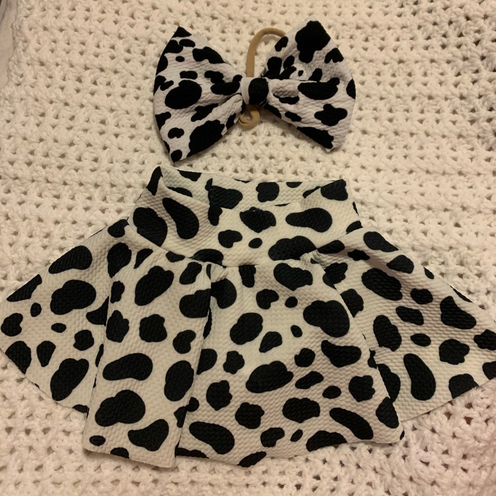 Skirted bummies w/matching bow for 2 of them - Picture 4 of 4